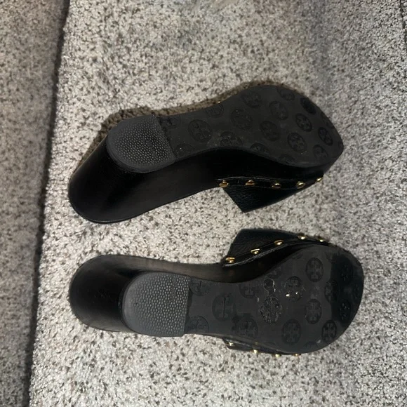 Tory Burch Embossed Black Leather Clogs - Picture 4 of 6